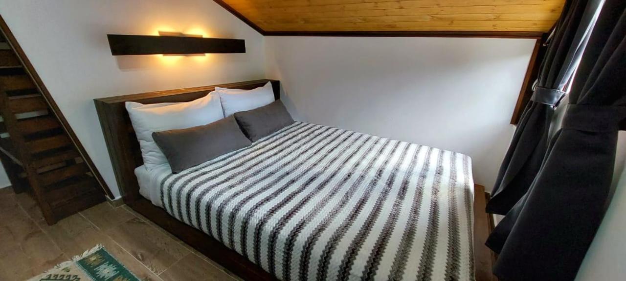 Kale Guesthouse Гирокастра Экстерьер фото